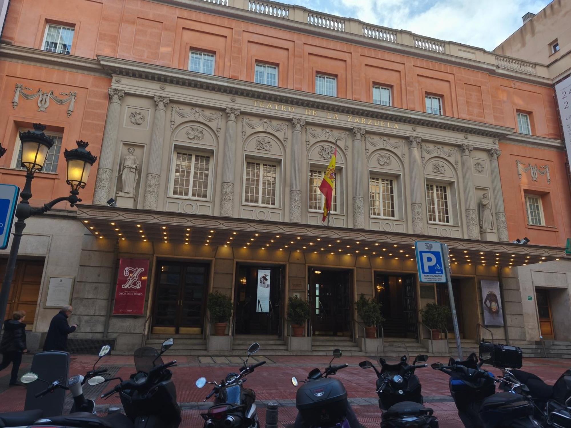 Hostel Latimoamericano Masculino Madrid Dış mekan fotoğraf